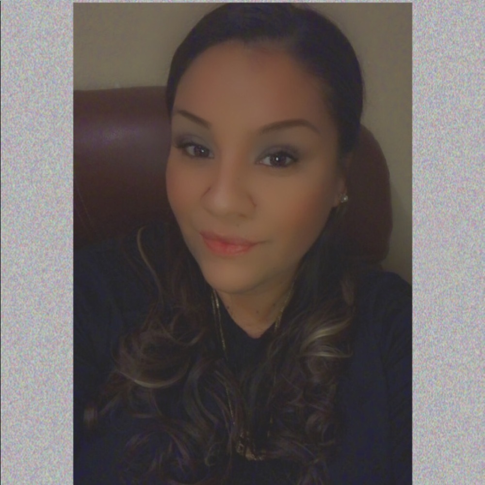 Meet your Posher, Andrea